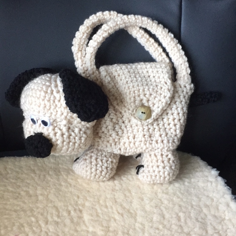 Hand Crafted Crocheted Beige Puppy Dog Purse Carrying Childrens Toy Accessory - Picture 3 of 7